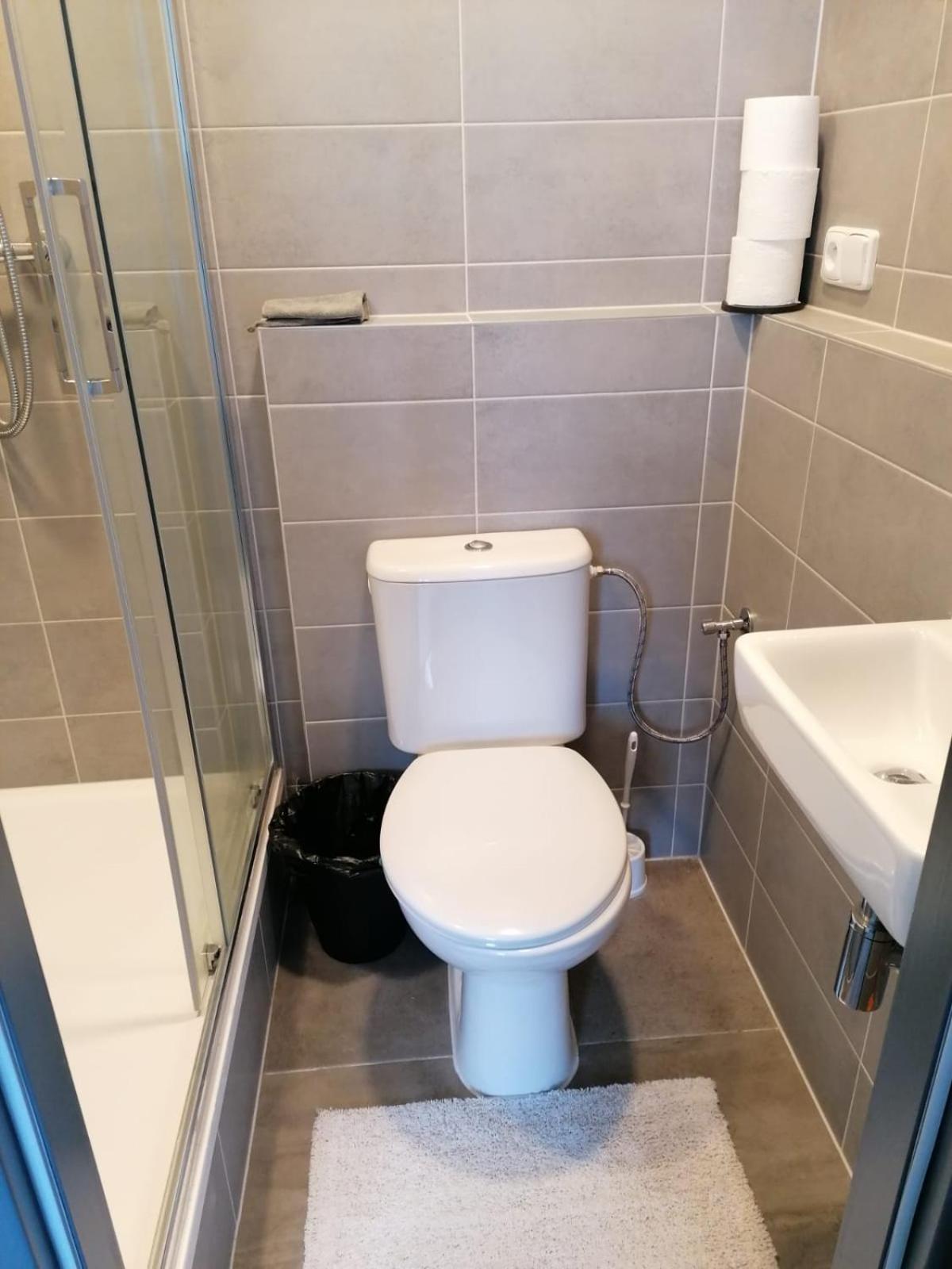Prague, Lovely In Shared Flat. * Prague