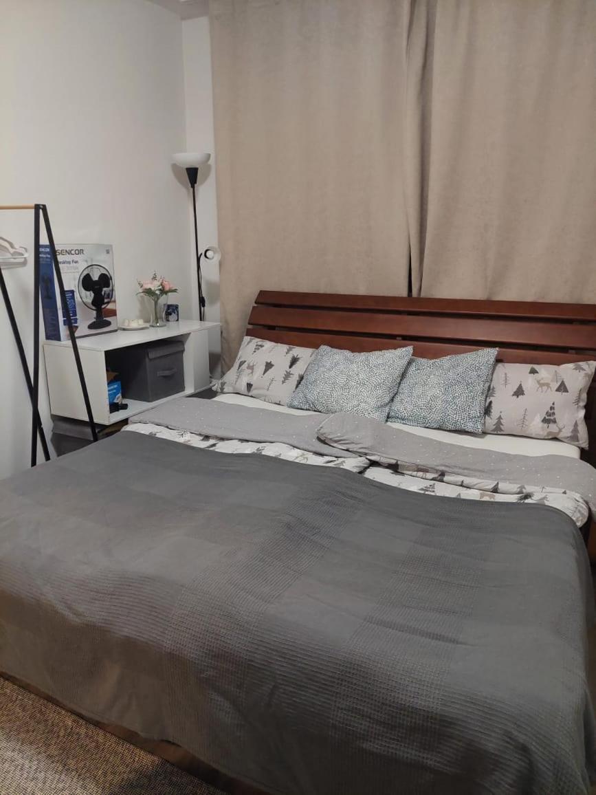 Prague, Lovely In Shared Flat. Homestay Prague