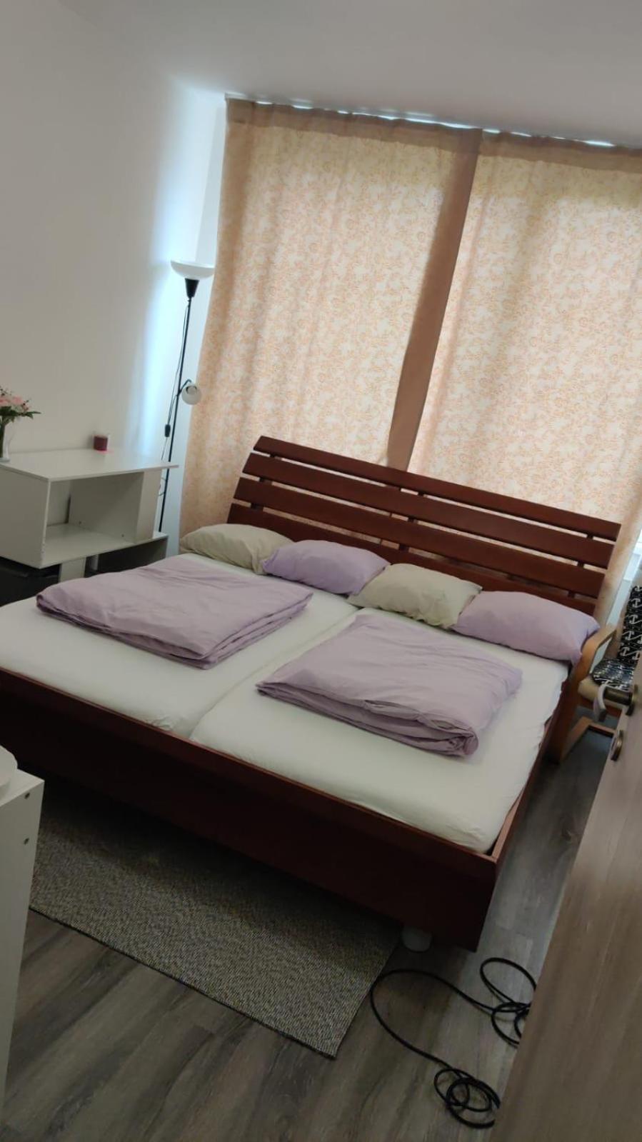 Prague, Lovely In Shared Flat. Homestay